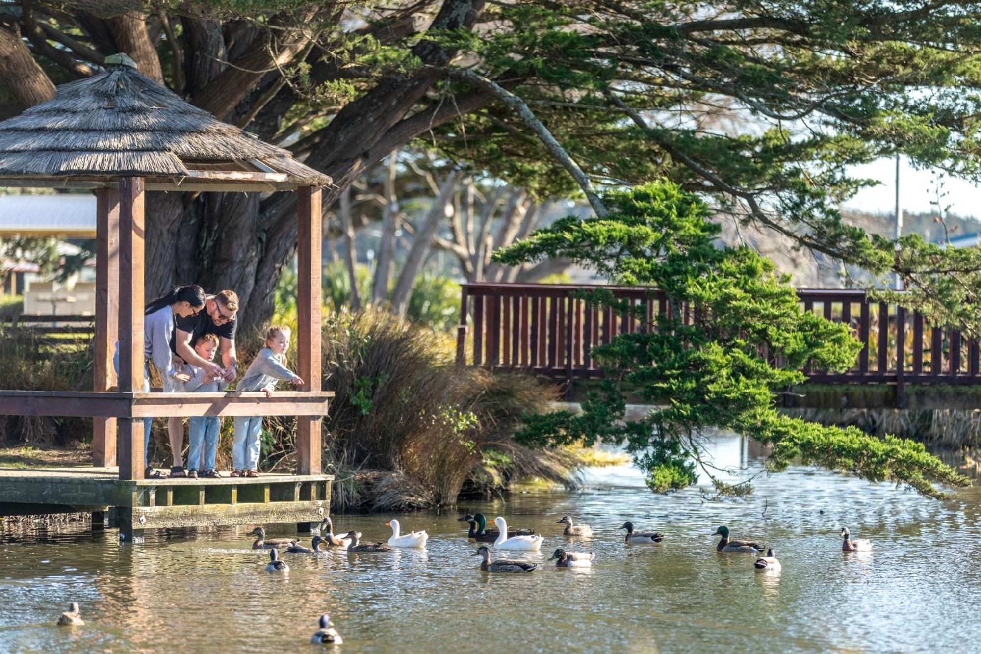 Foxton Beach Holiday Park ภายนอก รูปภาพ