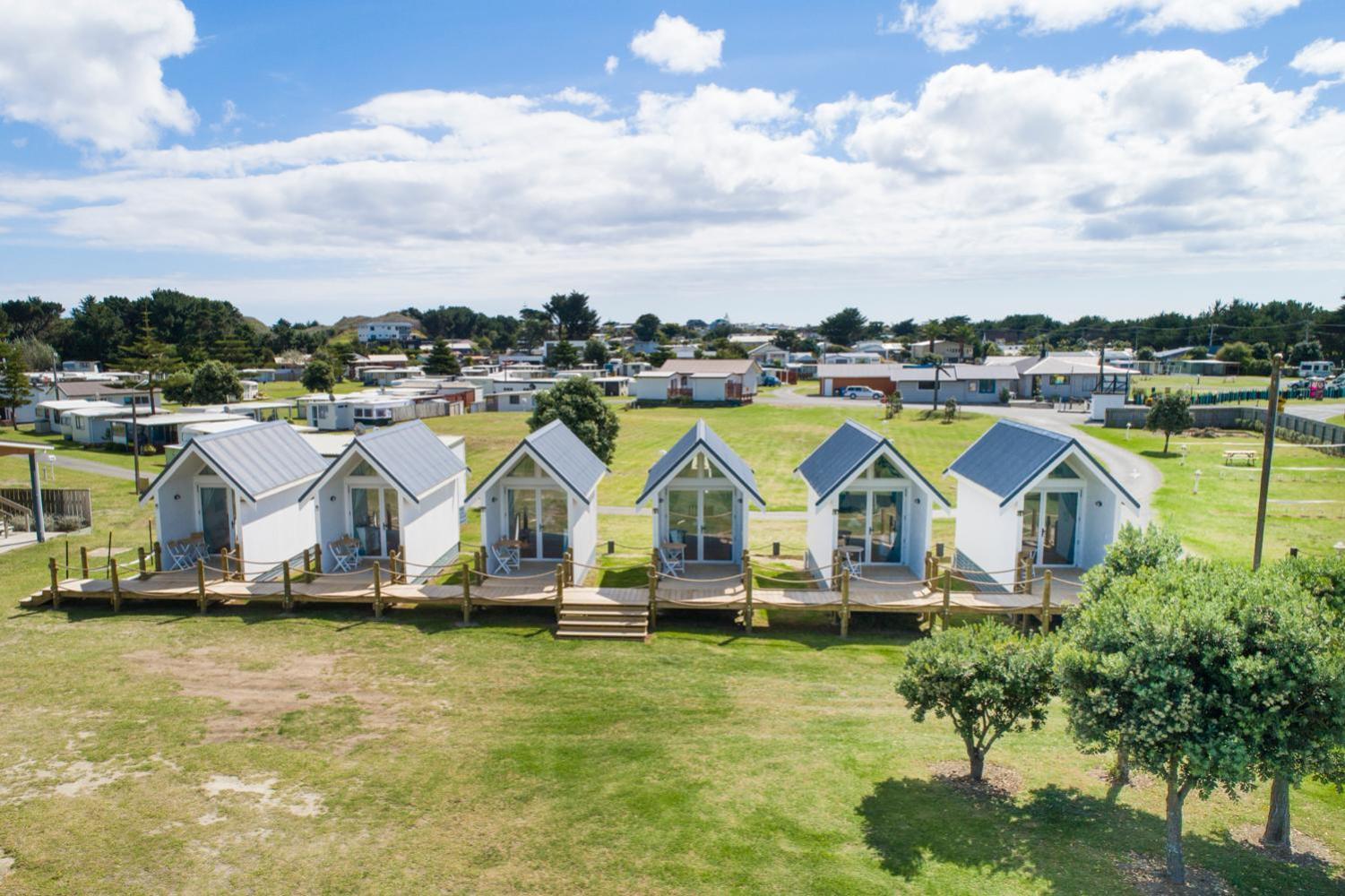 Foxton Beach Holiday Park ภายนอก รูปภาพ