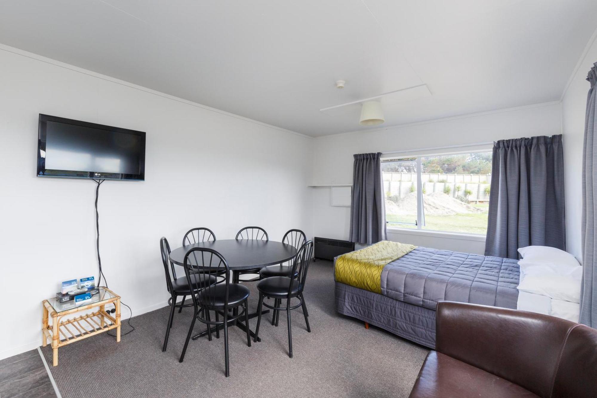 Foxton Beach Holiday Park ภายนอก รูปภาพ