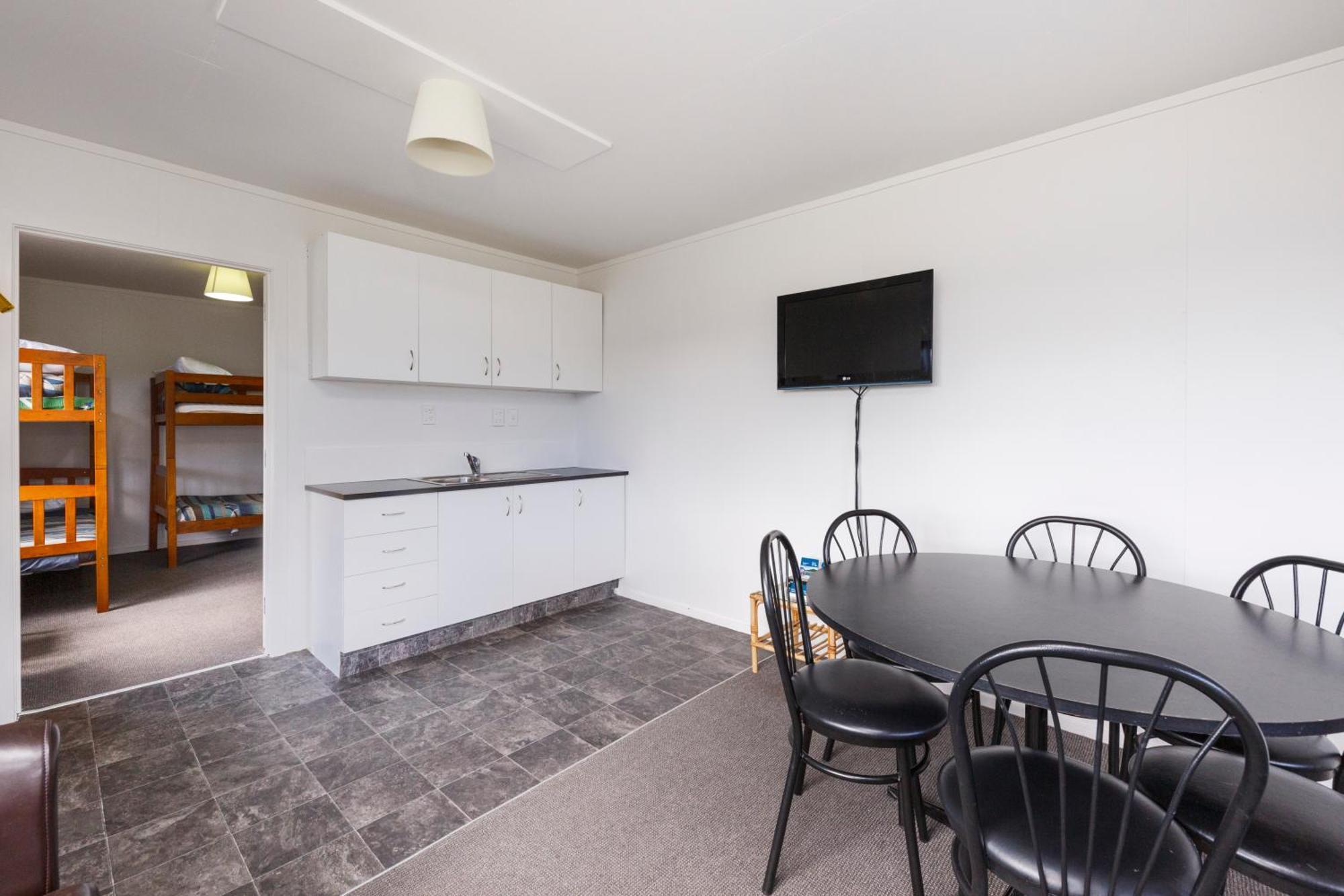 Foxton Beach Holiday Park ภายนอก รูปภาพ