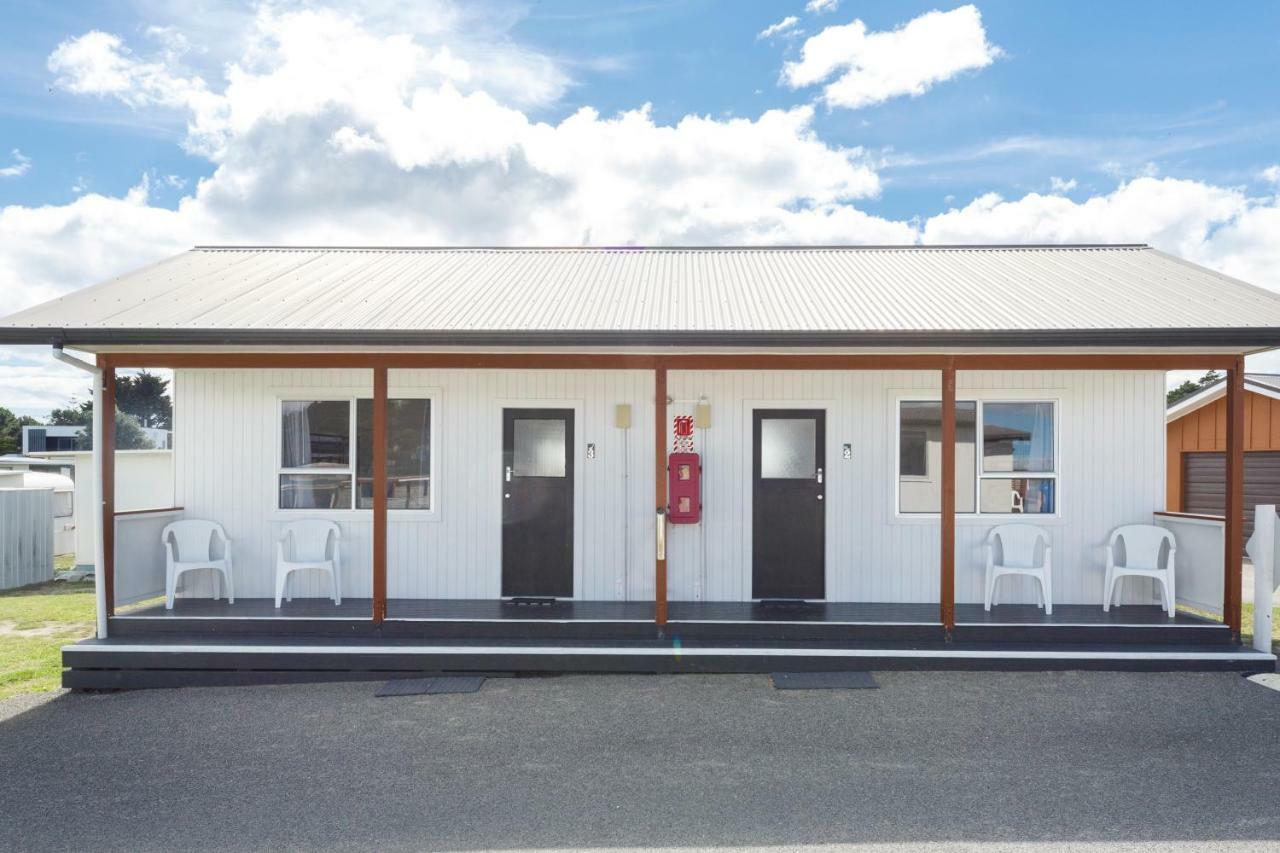 Foxton Beach Holiday Park ภายนอก รูปภาพ
